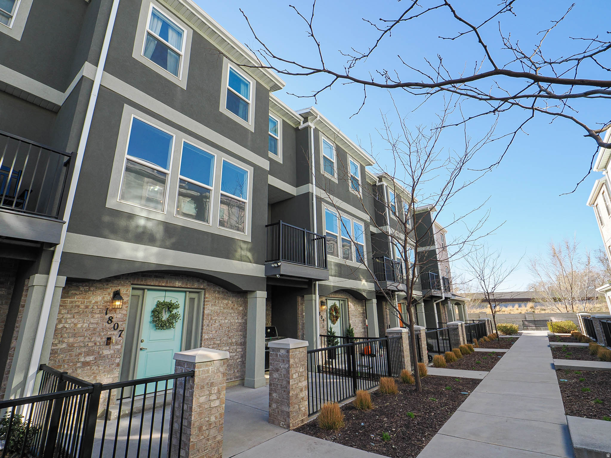 CARDON SQUARE - Residential