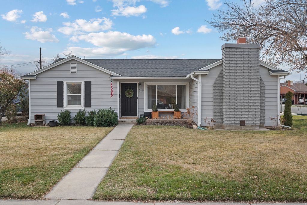 Photo of 616 E AARON Ave S, Springville, UT 84663 (MLS # 2141932)