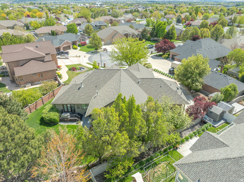 MERIDIAN POINT - Residential