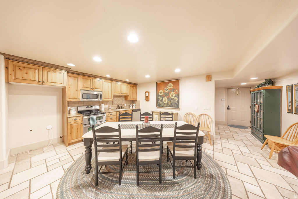 MERIDIAN POINT - Residential