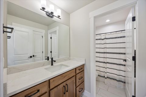 Tiny photo for 754 W 400 N #29, Mapleton, UT 84664 (MLS # 2140235)