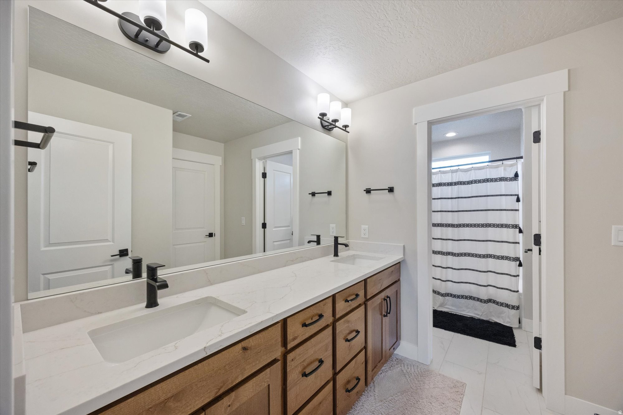 WHITING FARMS - Residential