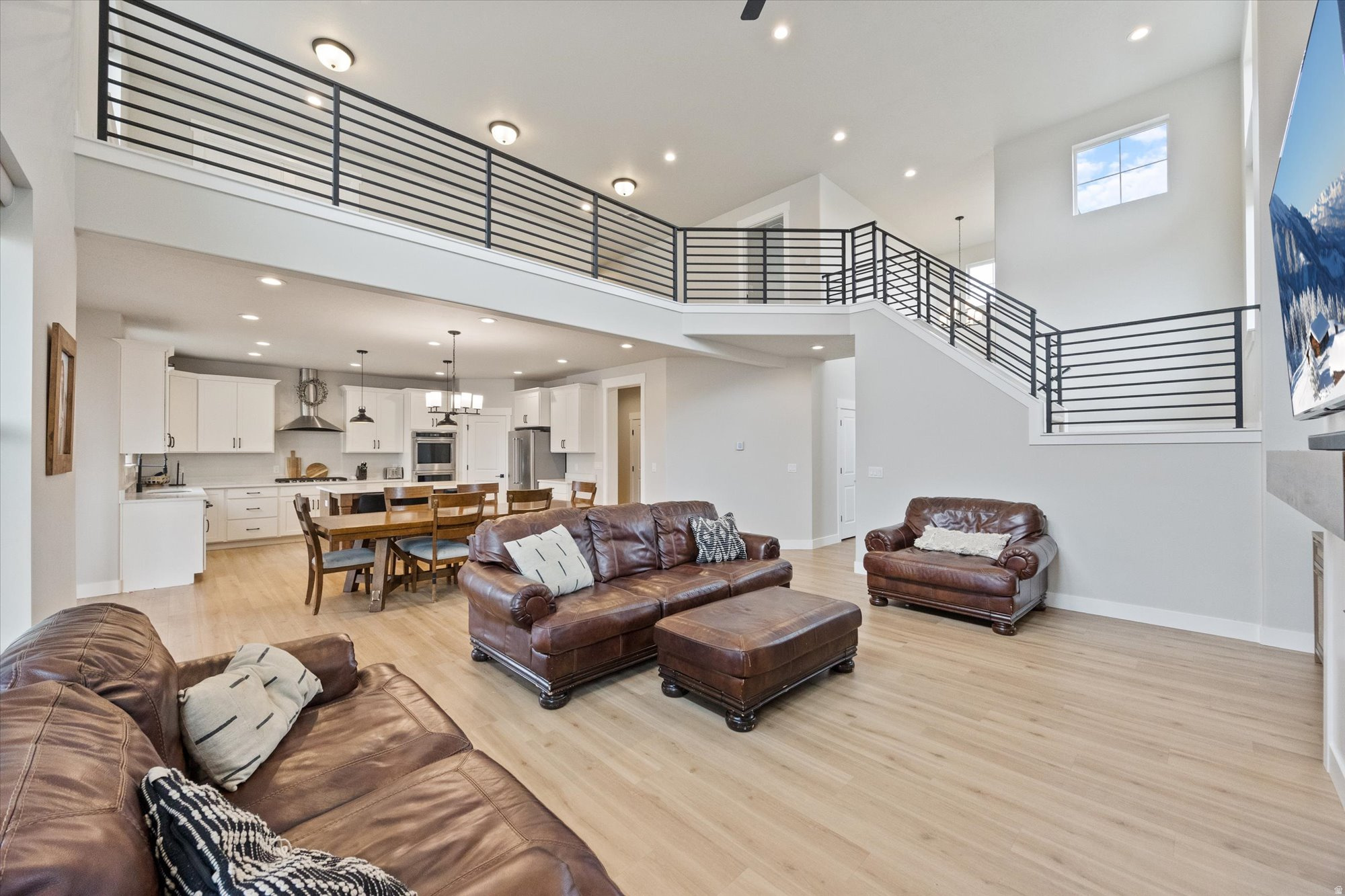 WHITING FARMS - Residential