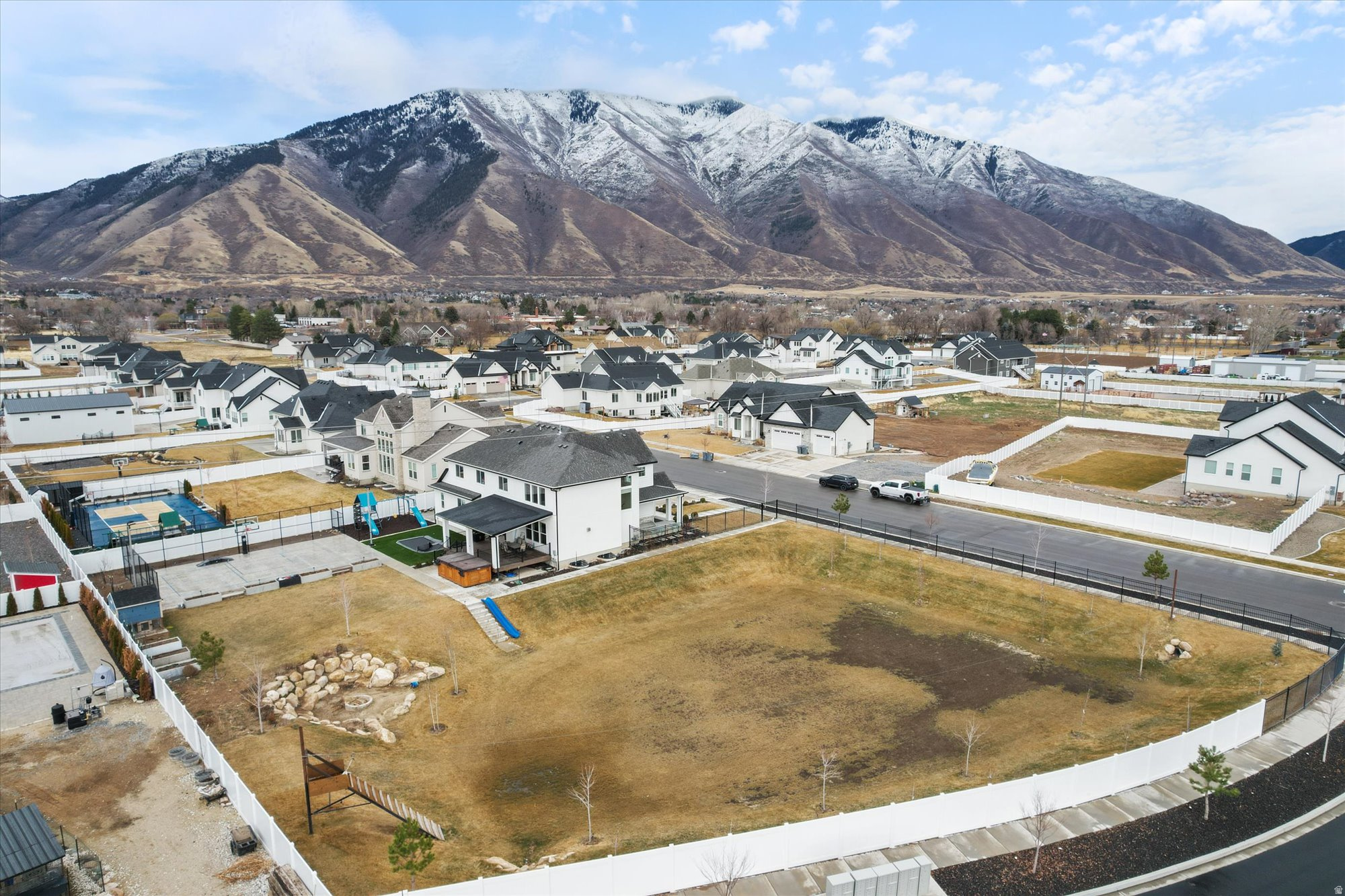 WHITING FARMS - Residential