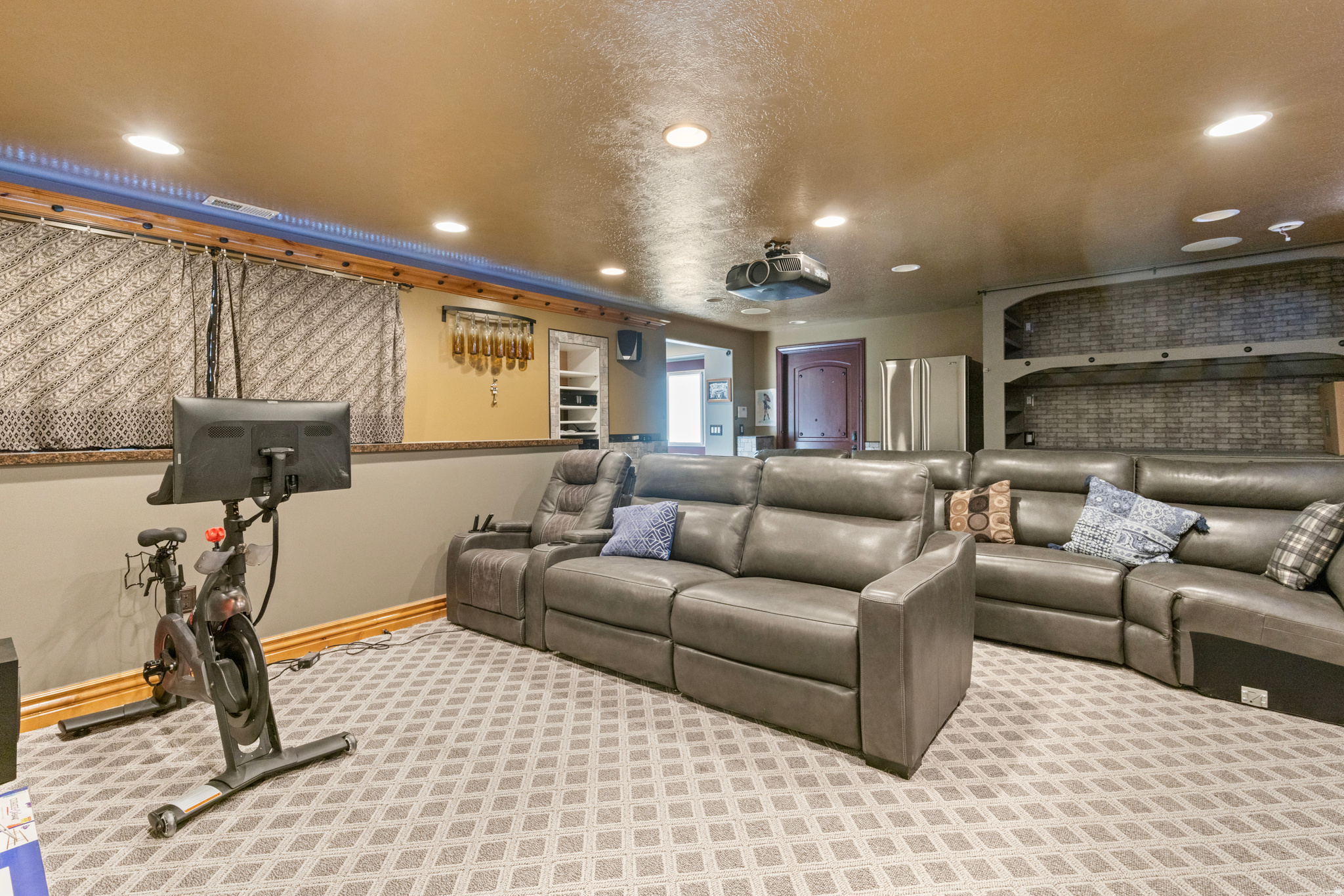 SHADY MEADOW ESTATES - Residential