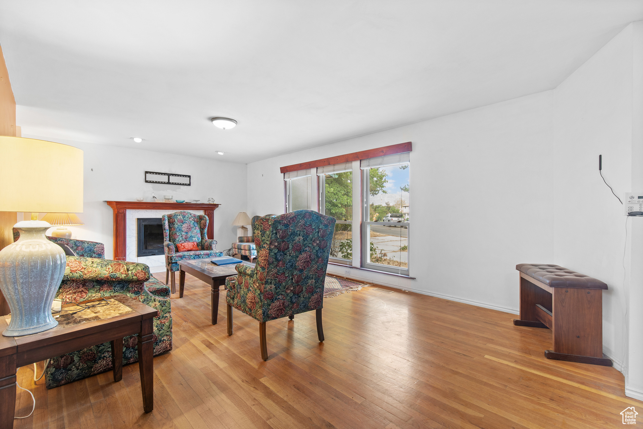 KINGS ROW SU - Residential