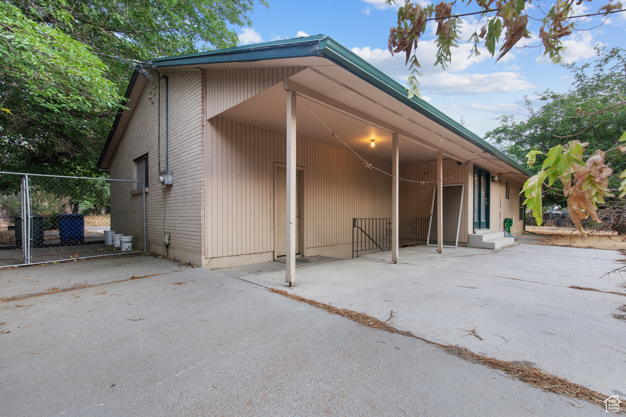 KINGS ROW SU - Residential