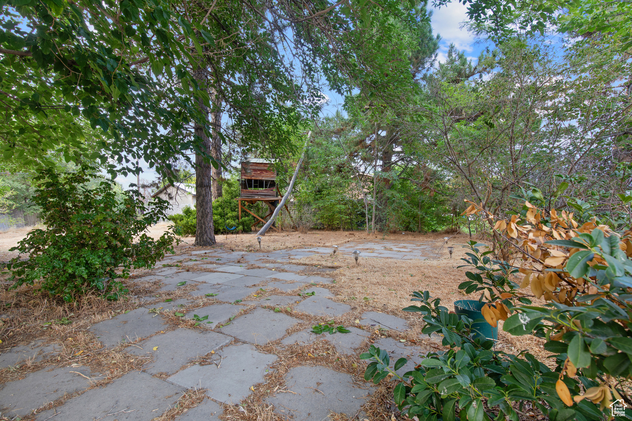 KINGS ROW SU - Residential