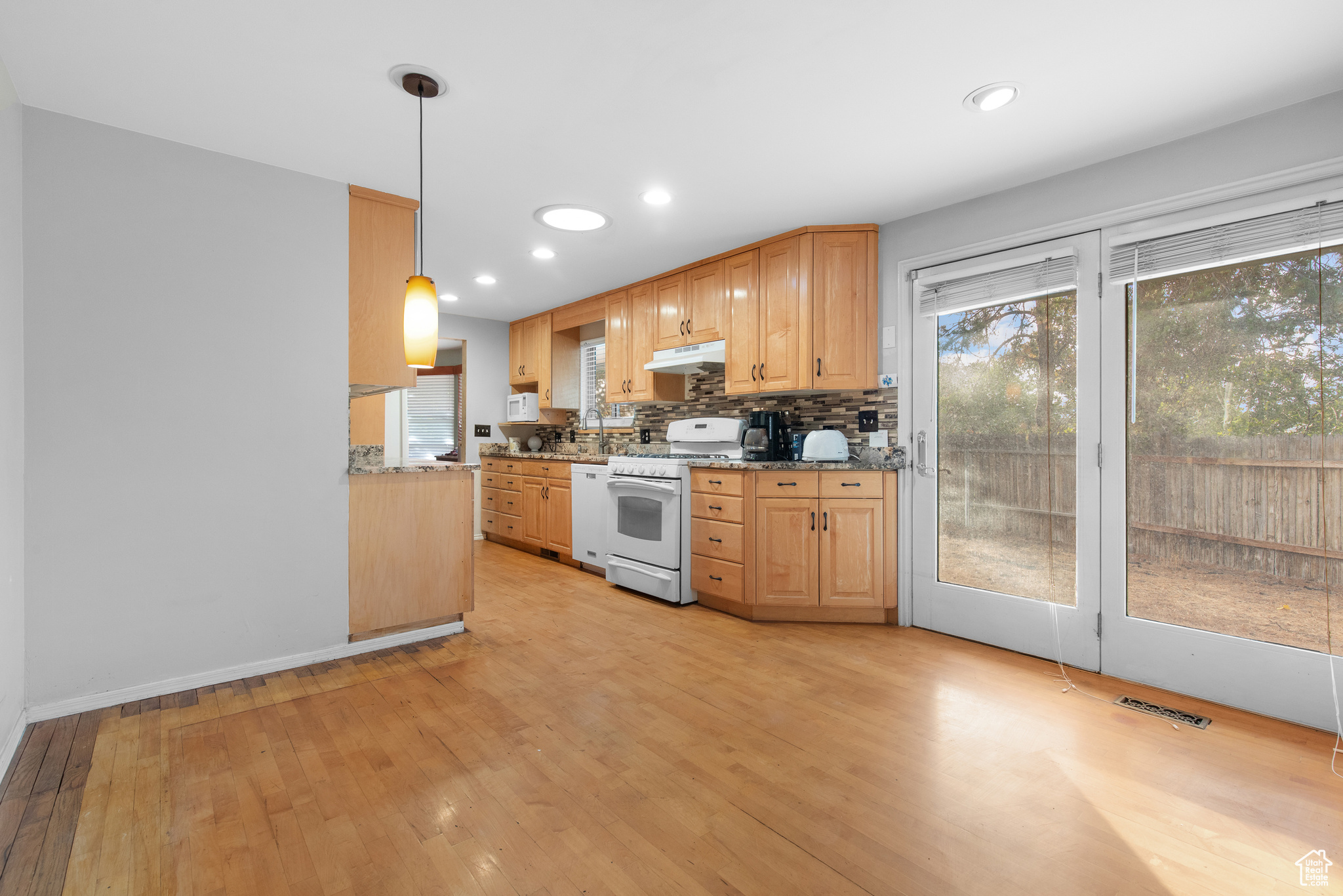 KINGS ROW SU - Residential