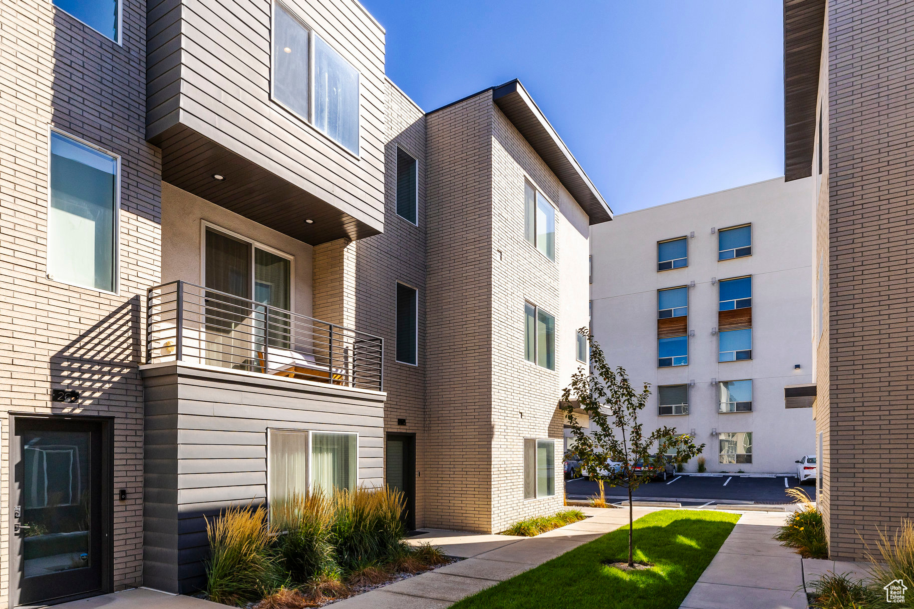 THE LUCY - Residential