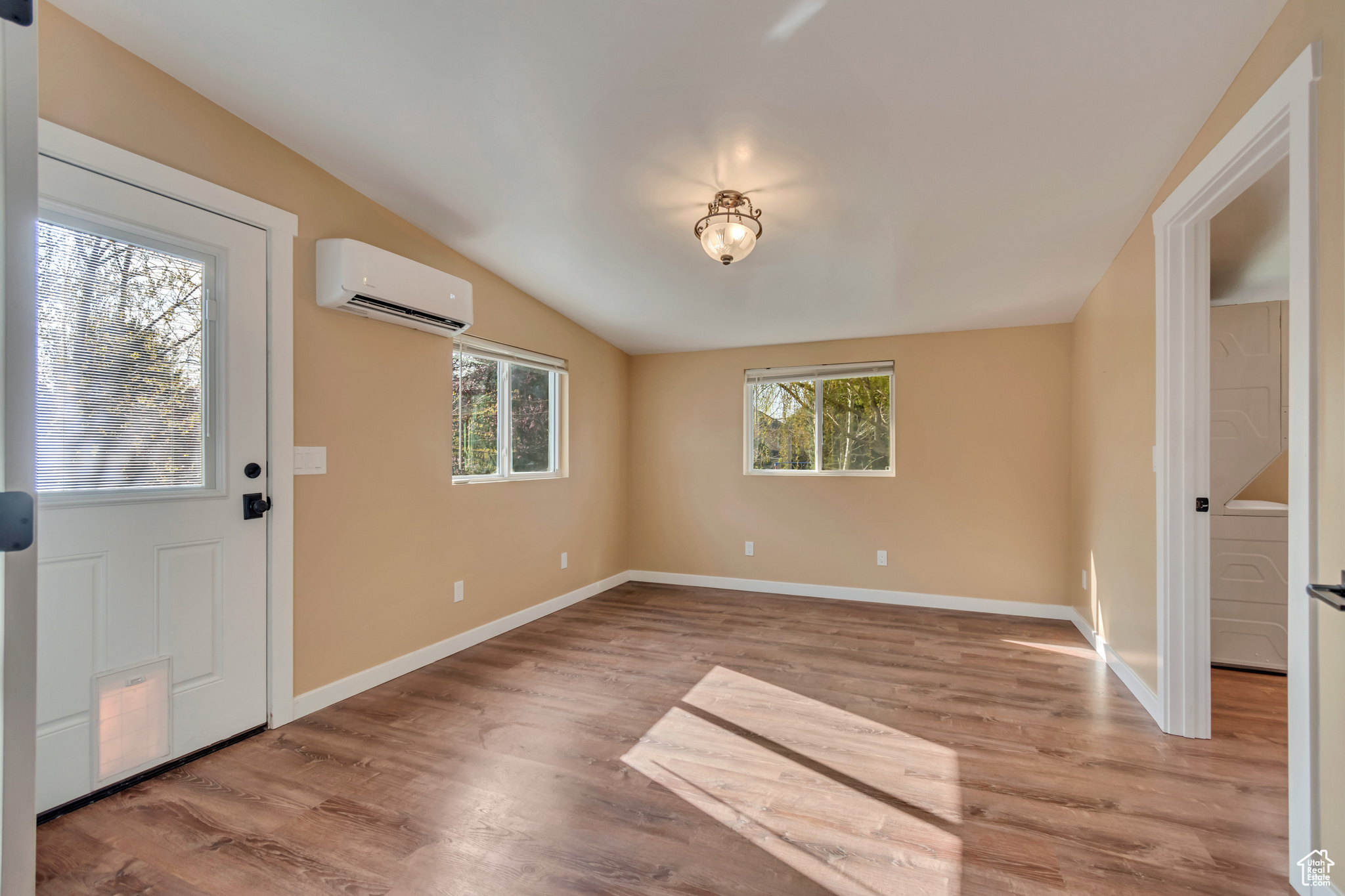 9478 S Smoketree Cir, Sandy, Utah image 9