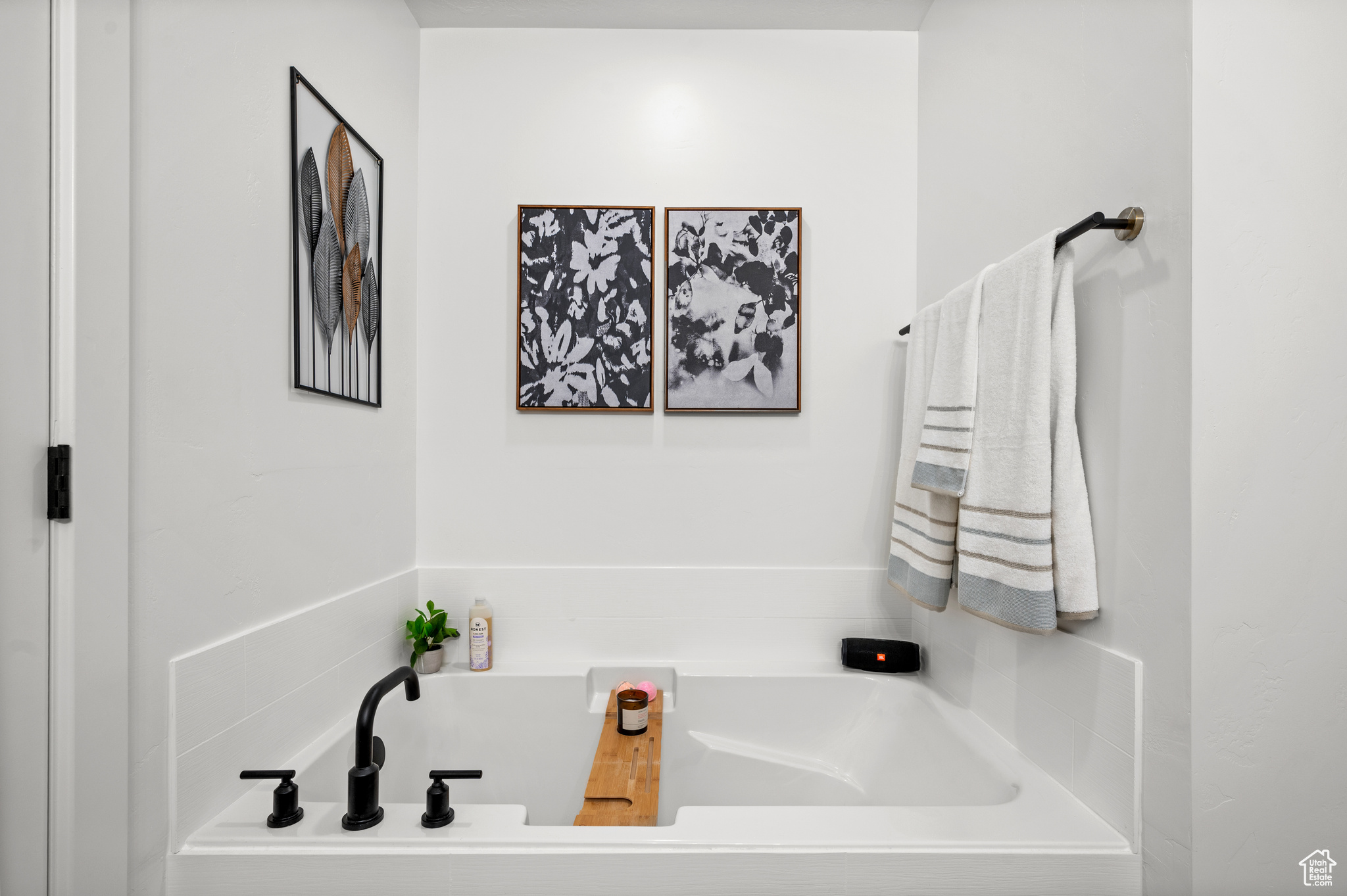 MEADOWS - Residential Lease