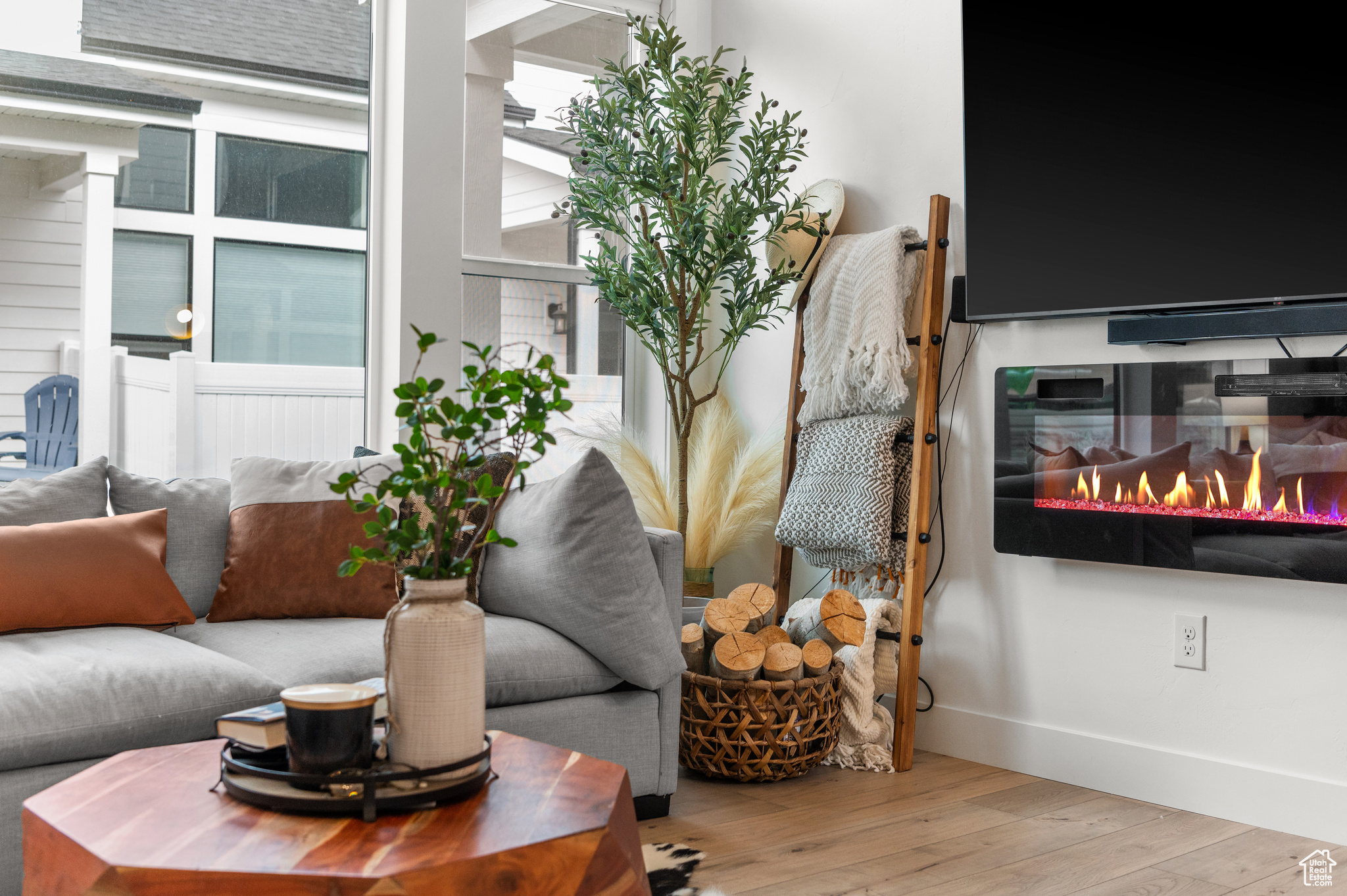 MEADOWS - Residential Lease