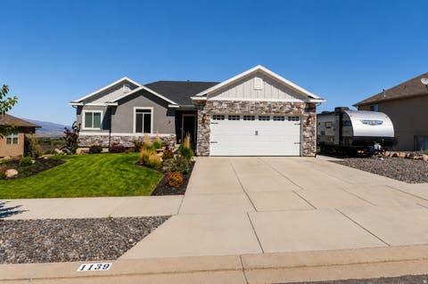 Homes For Sale - 1139 E 200<br/> Santaquin, UT 84655