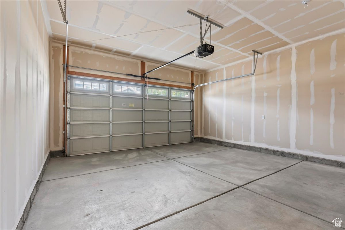 CANYON TRAIL - Residential