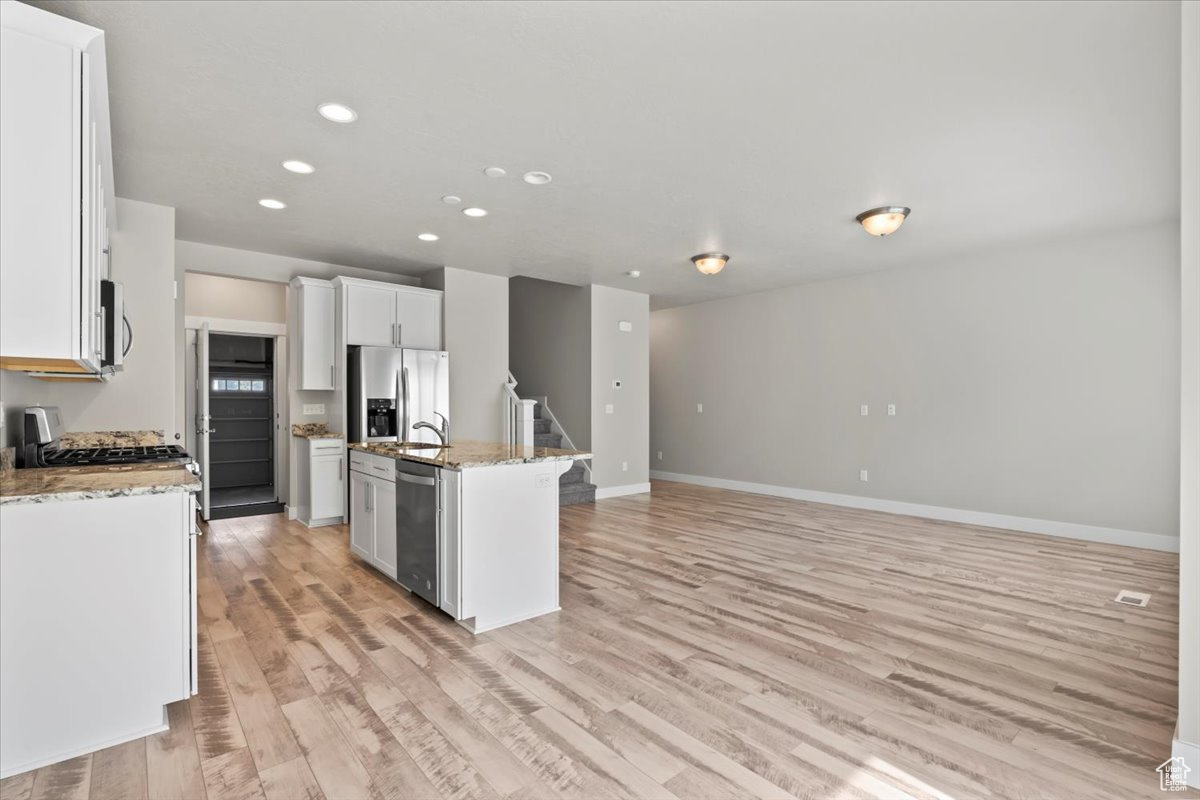 CANYON TRAIL - Residential