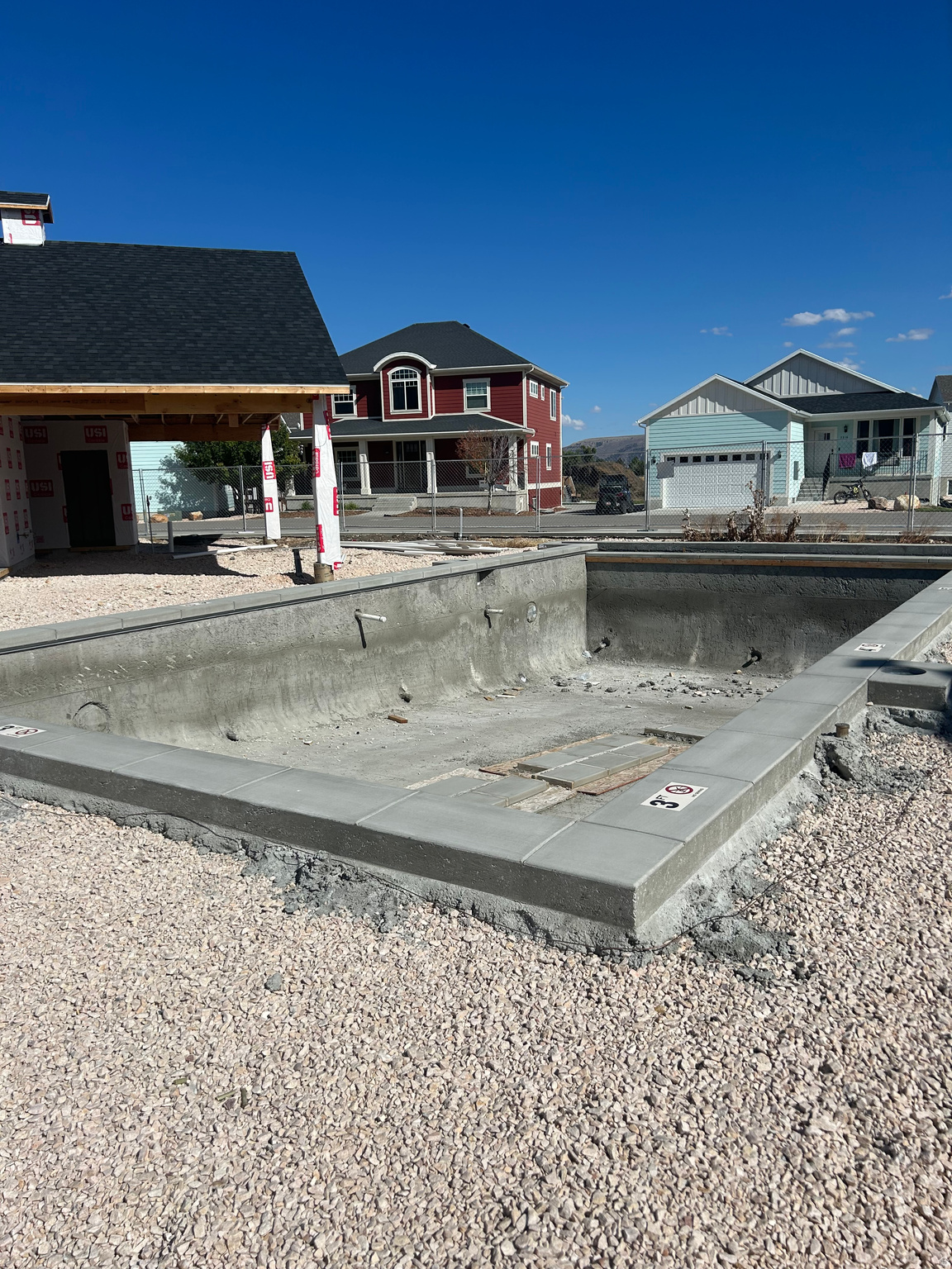 LIGHTHOUSE POINTE - Residential