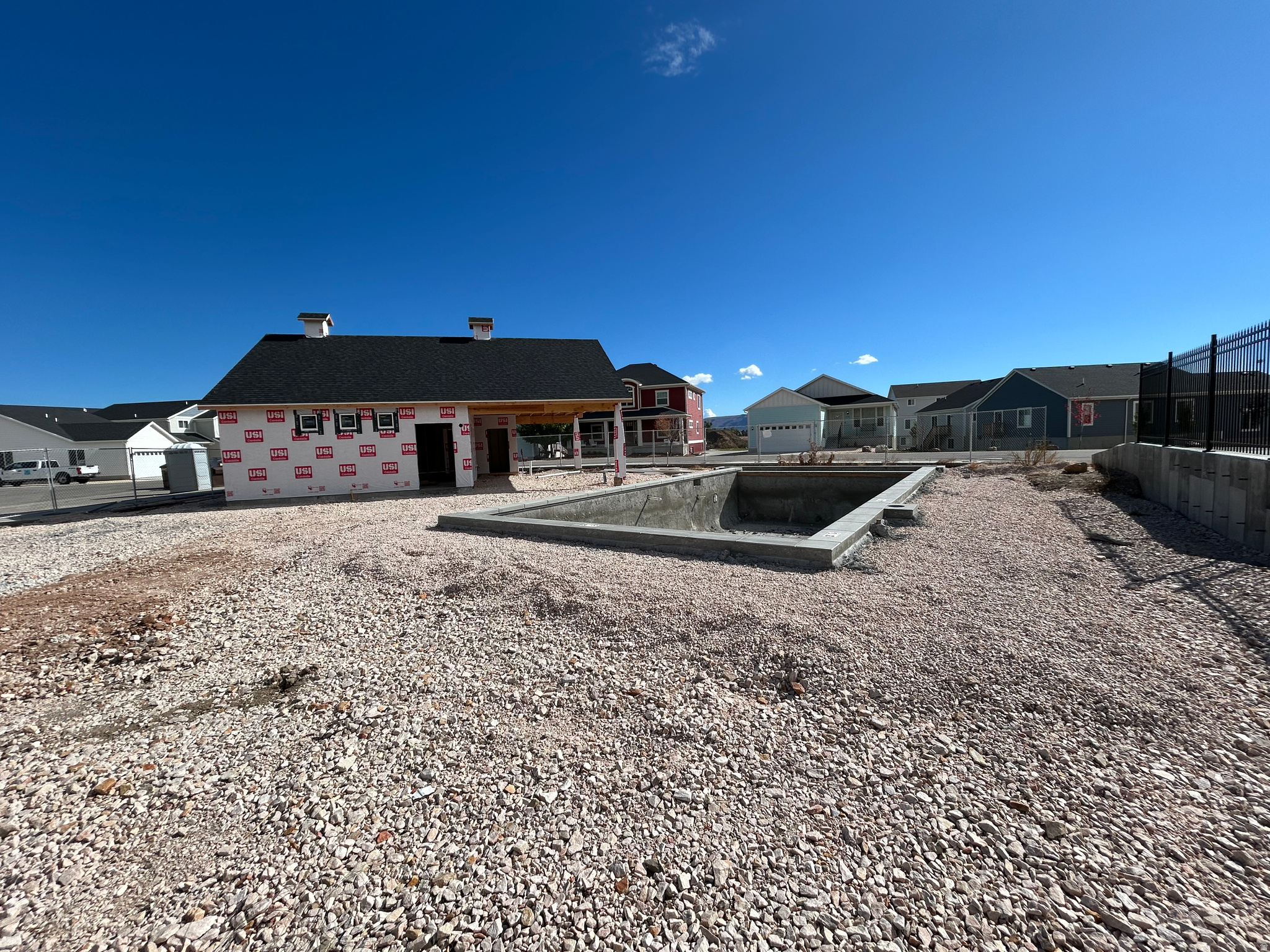 LIGHTHOUSE POINTE - Residential