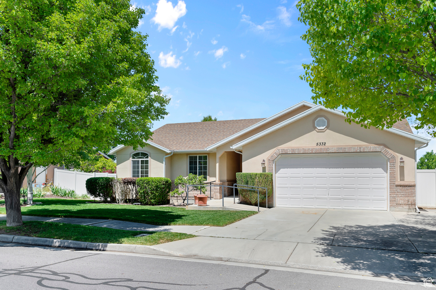 5332 W Morning Blush Dr, Herriman, Utah image 3
