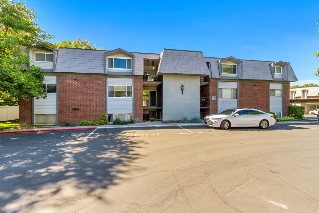 Photo of 1653 N HICKORY LN, Provo, UT 84604 (MLS # 2165875)