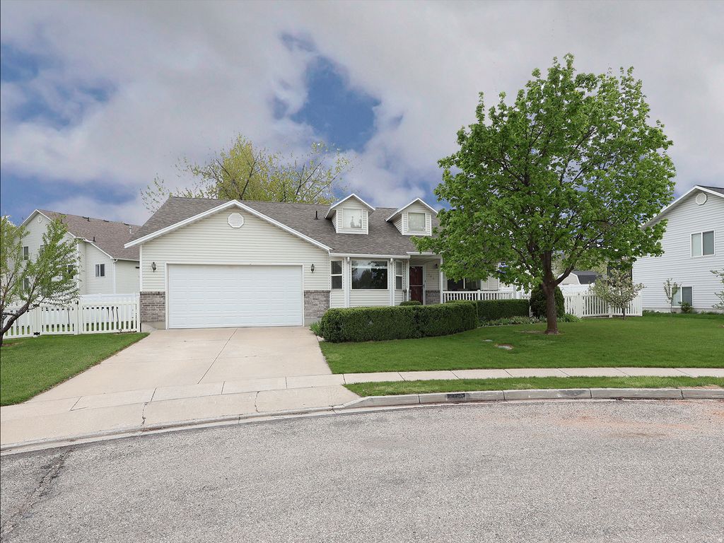 Photo of 402 S 1060 W, Logan, UT 84321 (MLS # 2153545)