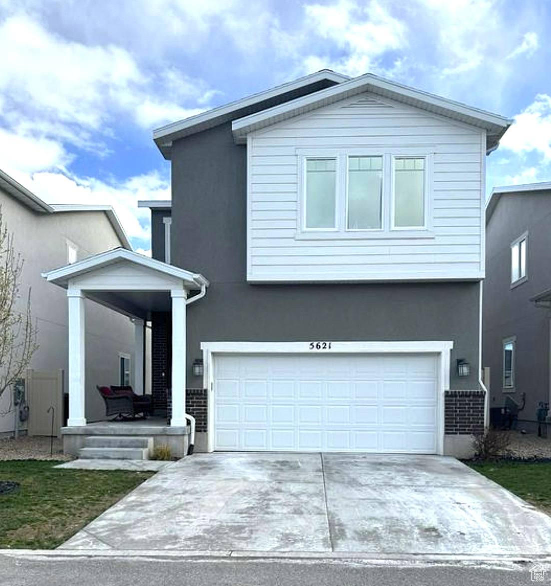Charming single family home in a beautifully landscaped community in the heart of Herriman.  Close to schools, walking and biking trails, parks and shopping.  Four bedrooms upstairs, two family rooms and plenty of room to grow in the unfinished basement.  The home has two a/c units one for main floor and one for upstairs.  Don't miss this one it won't last long.