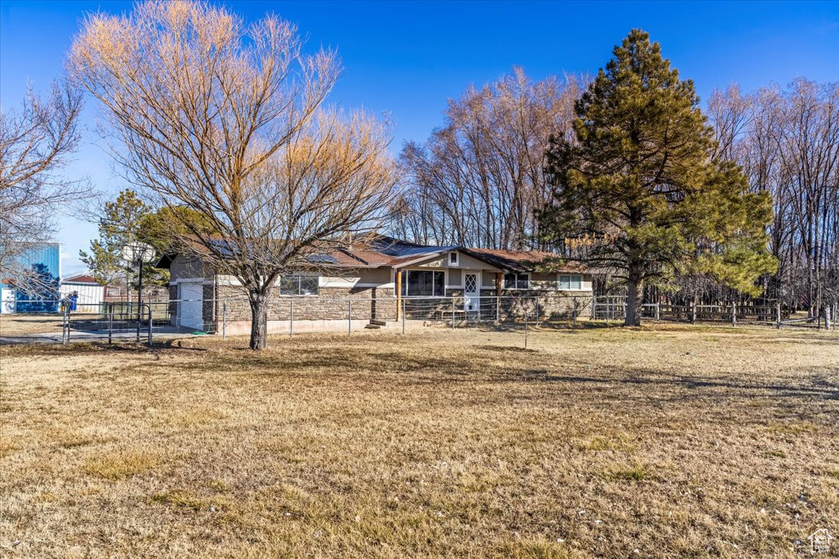 Beautiful Country Living with Horse property in Taylor. Home has been updated and very well maintained. Shelter and room for animals of your choice, fully fenced.  Large area in the back fenced off for a garden or yard toy of your choice. A Large Pole Barn 31x51, 3 different garage doors 2 of them are 12x12. Heated and A/C with 240 Volt and a 200 Amp service for your convenience.