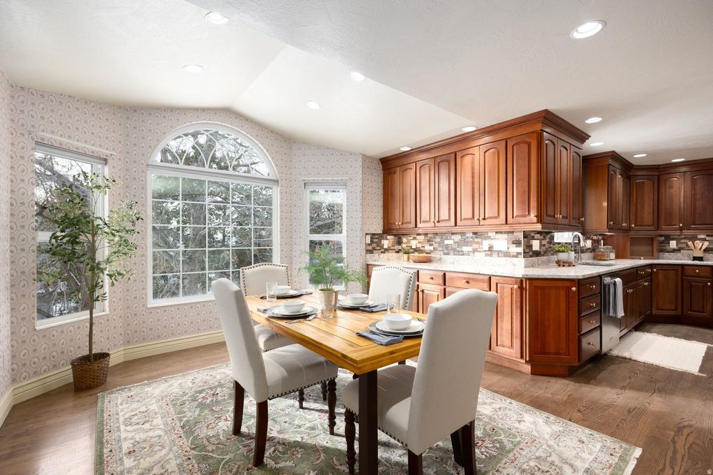 Photo of 871 N POPLAR CIR E, Centerville, UT 84014 (MLS # 2138578)