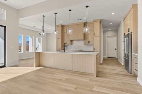 Tiny photo for 997 W 1800 S, Hurricane, UT 84737 (MLS # 2127008)