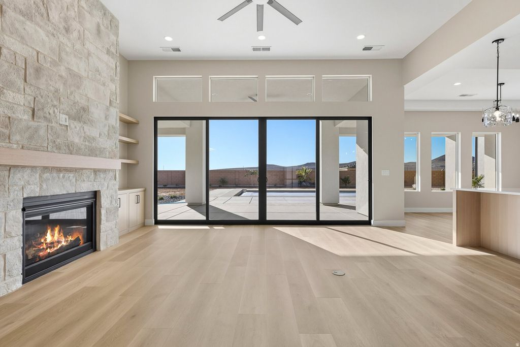 Photo of 997 W 1800 S, Hurricane, UT 84737 (MLS # 2127008)