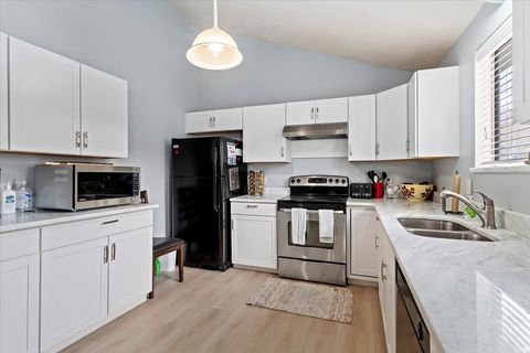 Tiny photo for 8931 S QUAIL HOLLOW DR, Sandy, UT 84093 (MLS # 2123720)