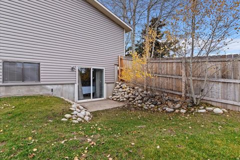 Tiny photo for 8931 S QUAIL HOLLOW DR, Sandy, UT 84093 (MLS # 2123720)