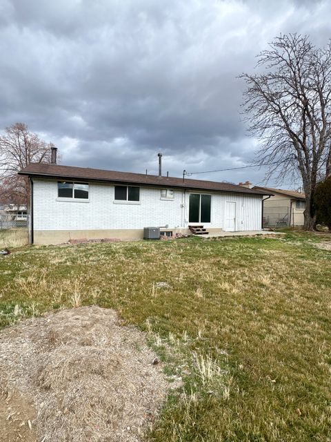 Tiny photo for 954 E CARNATION DR, White City, UT 84094 (MLS # 2141300)