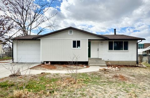 Photo of 954 E CARNATION DR, White City, UT 84094 (MLS # 2141300)