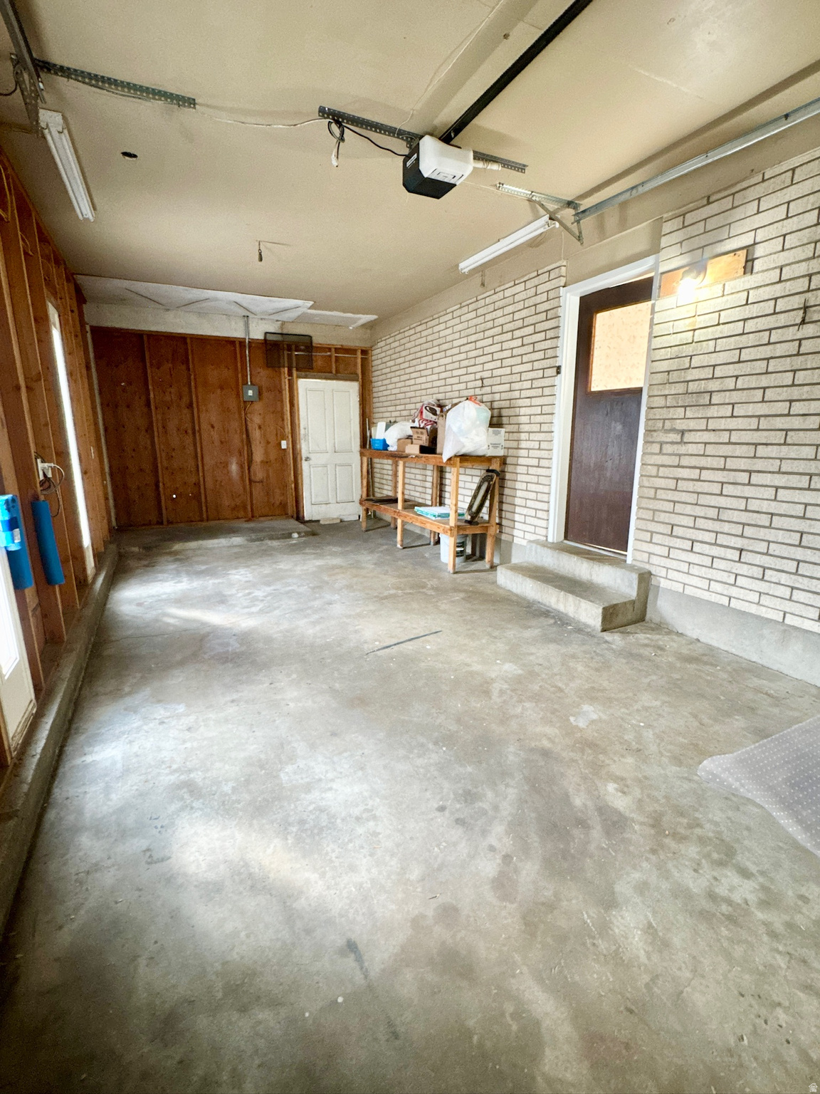 WHITE CITY - Residential