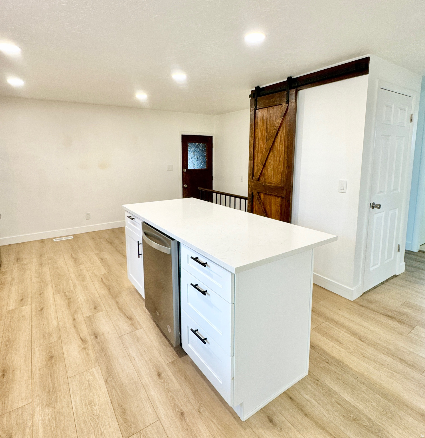 WHITE CITY - Residential