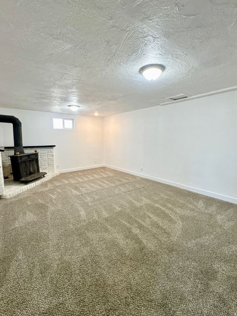 Tiny photo for 954 E CARNATION DR, White City, UT 84094 (MLS # 2141300)