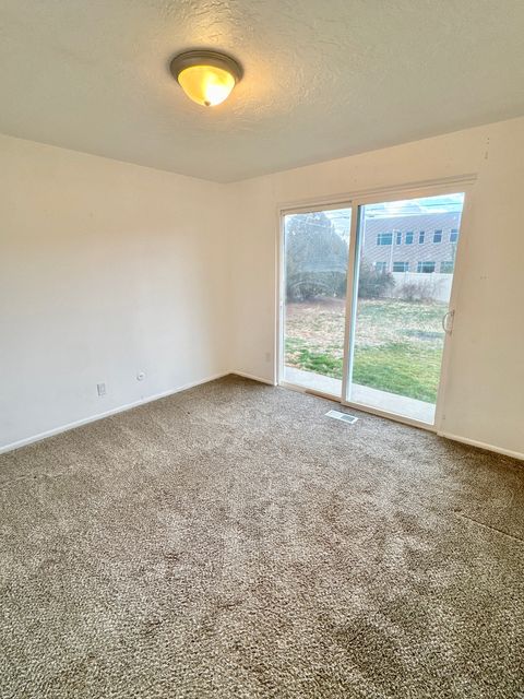 Tiny photo for 954 E CARNATION DR, White City, UT 84094 (MLS # 2141300)