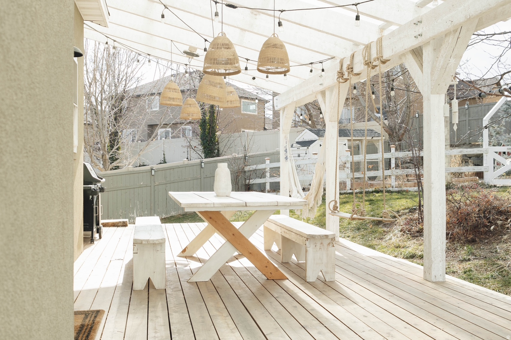 SILVER LAKE - Residential