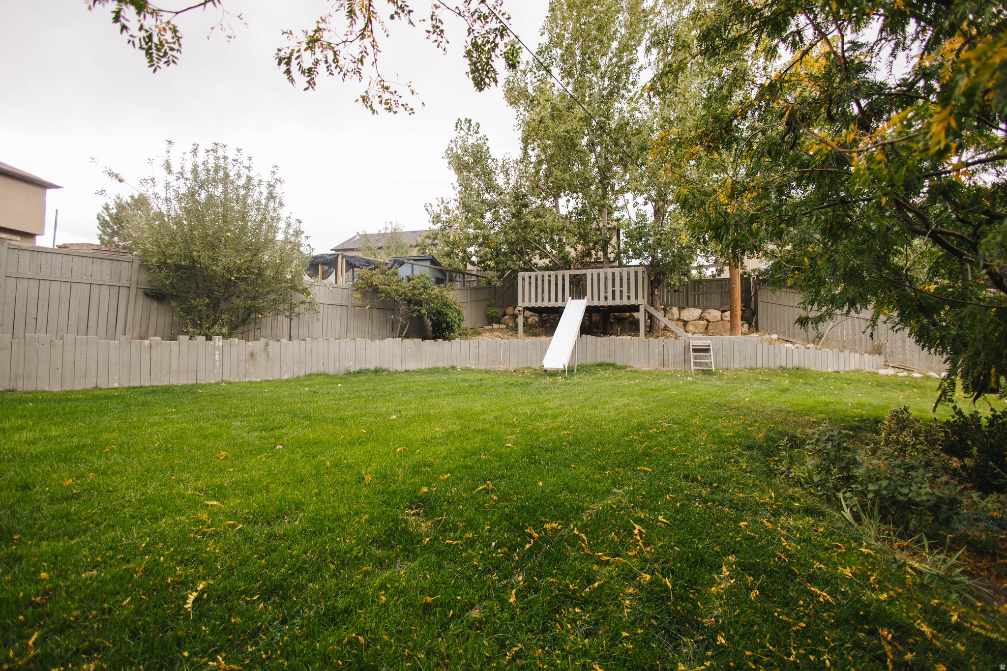 SILVER LAKE - Residential