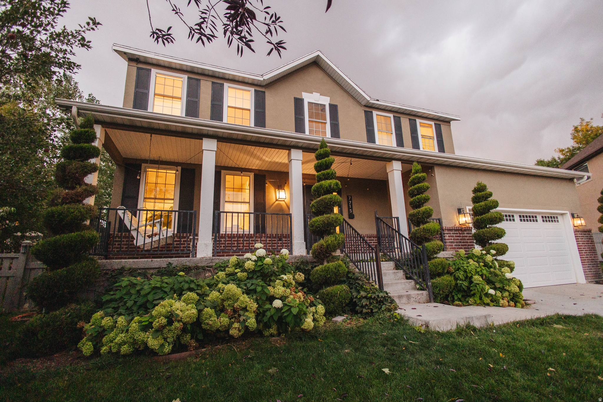 SILVER LAKE - Residential