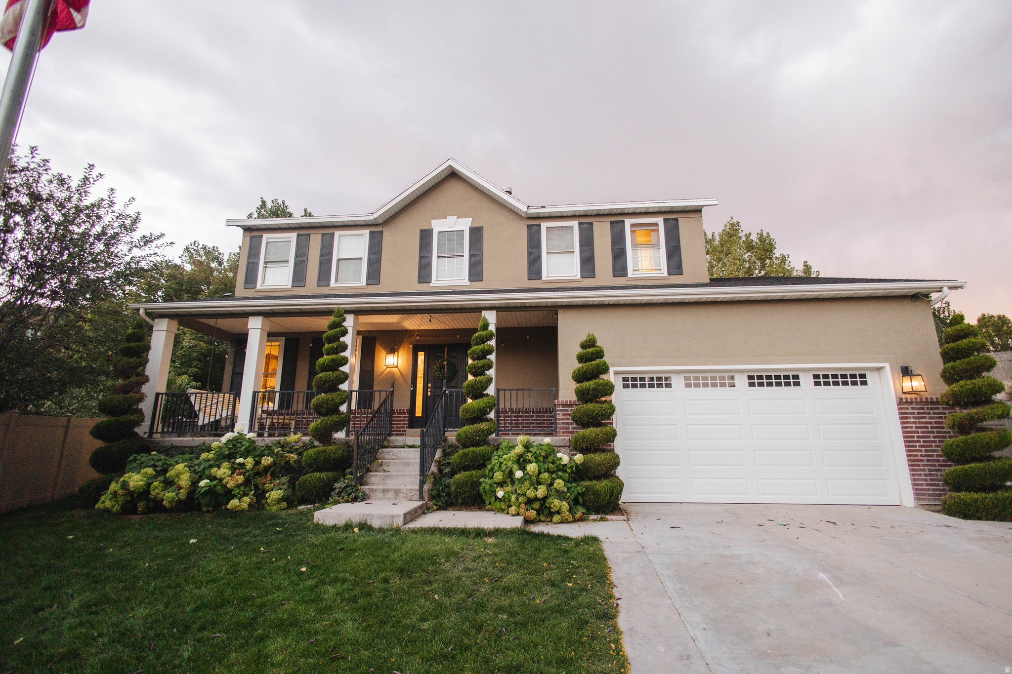 SILVER LAKE - Residential