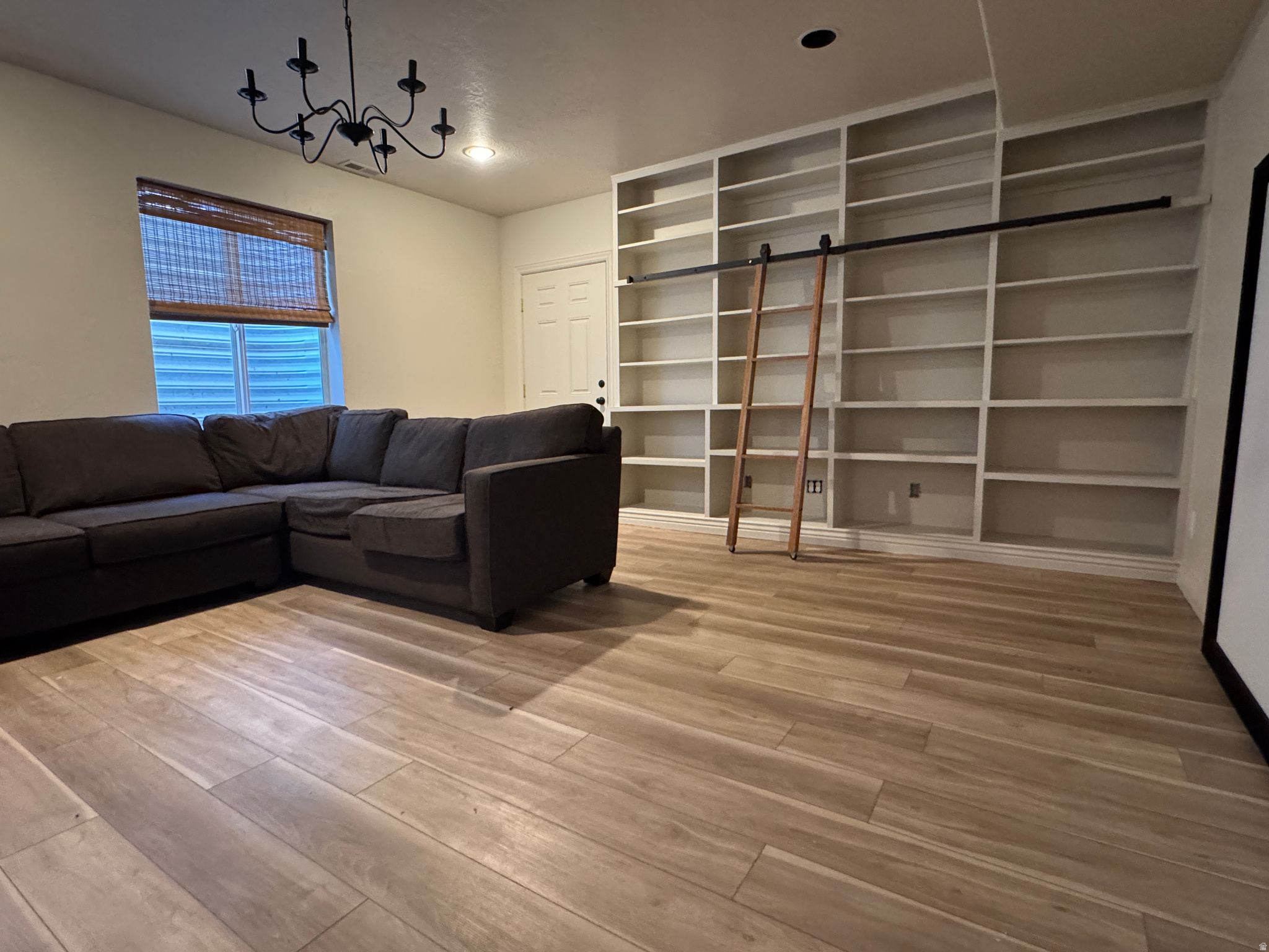 SILVER LAKE - Residential