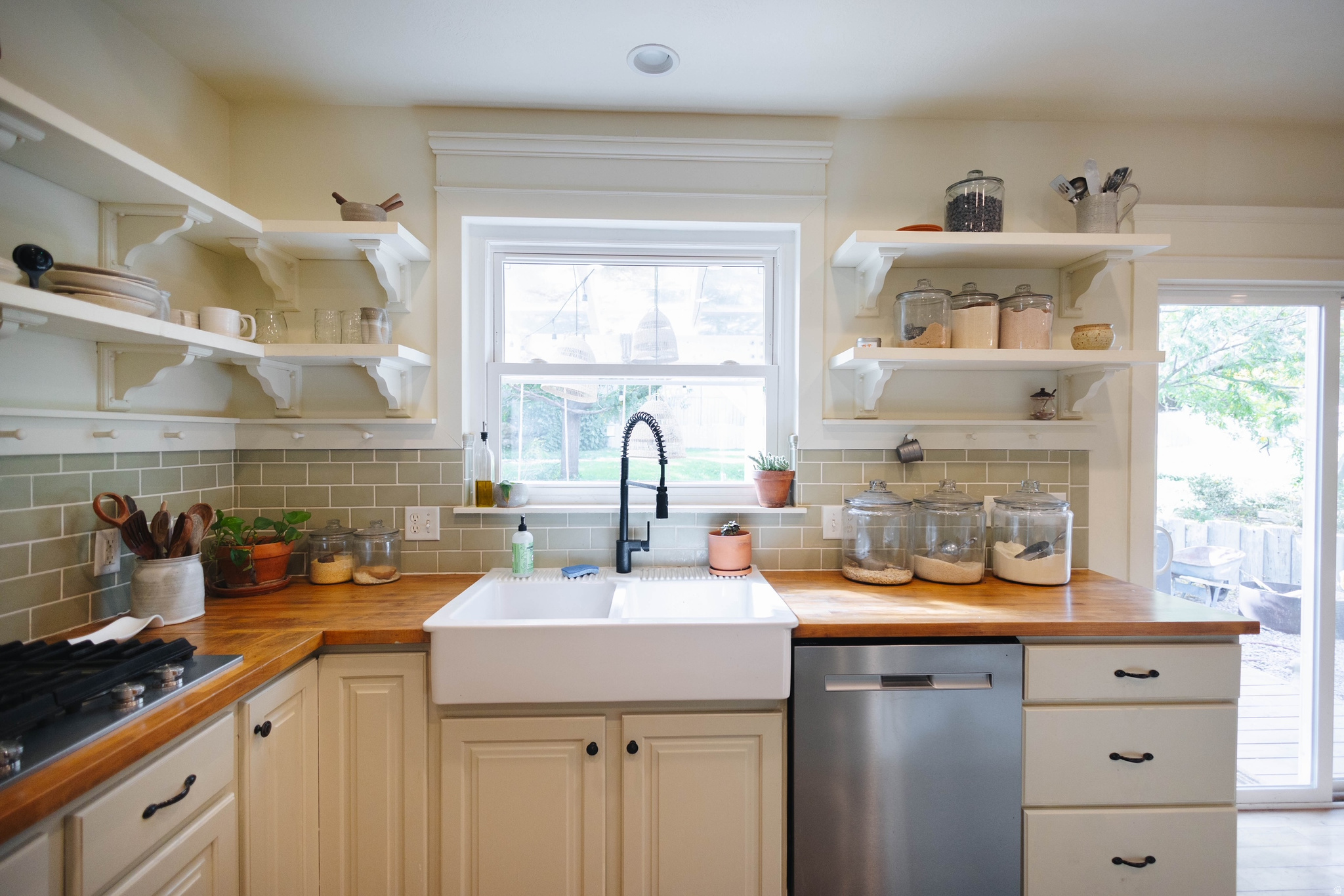 SILVER LAKE - Residential