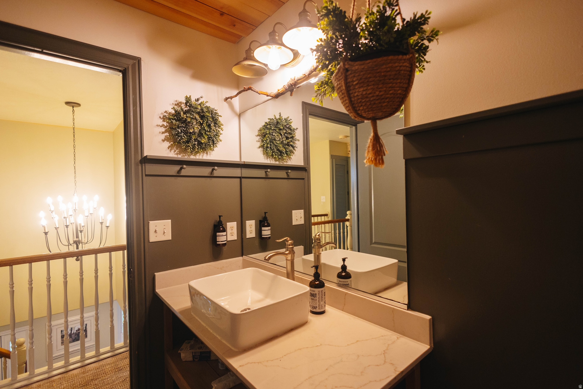 SILVER LAKE - Residential