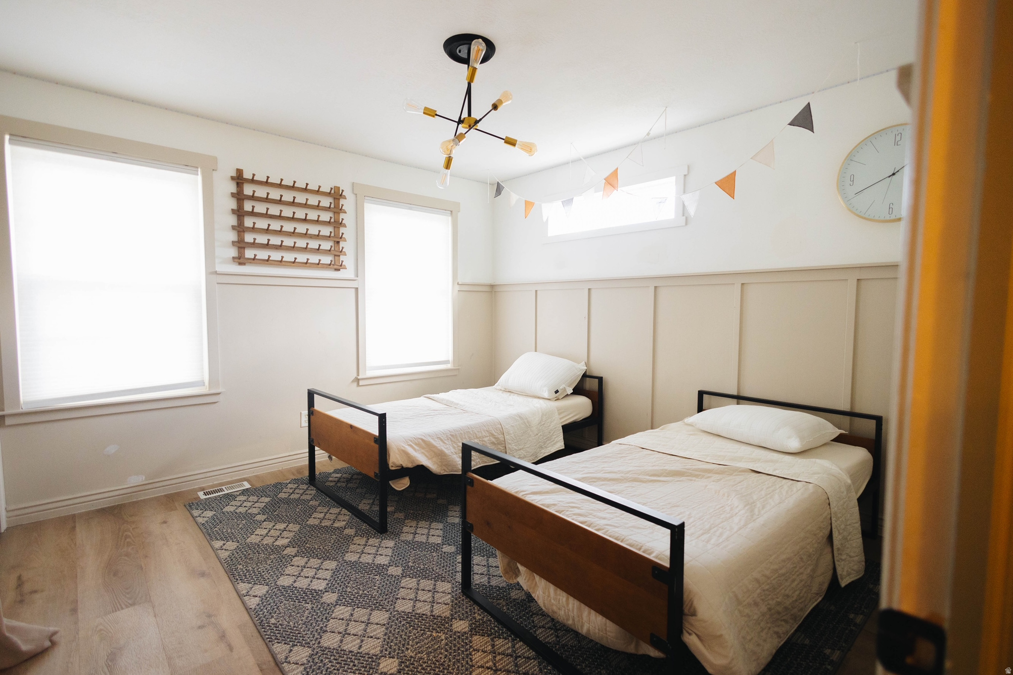 SILVER LAKE - Residential