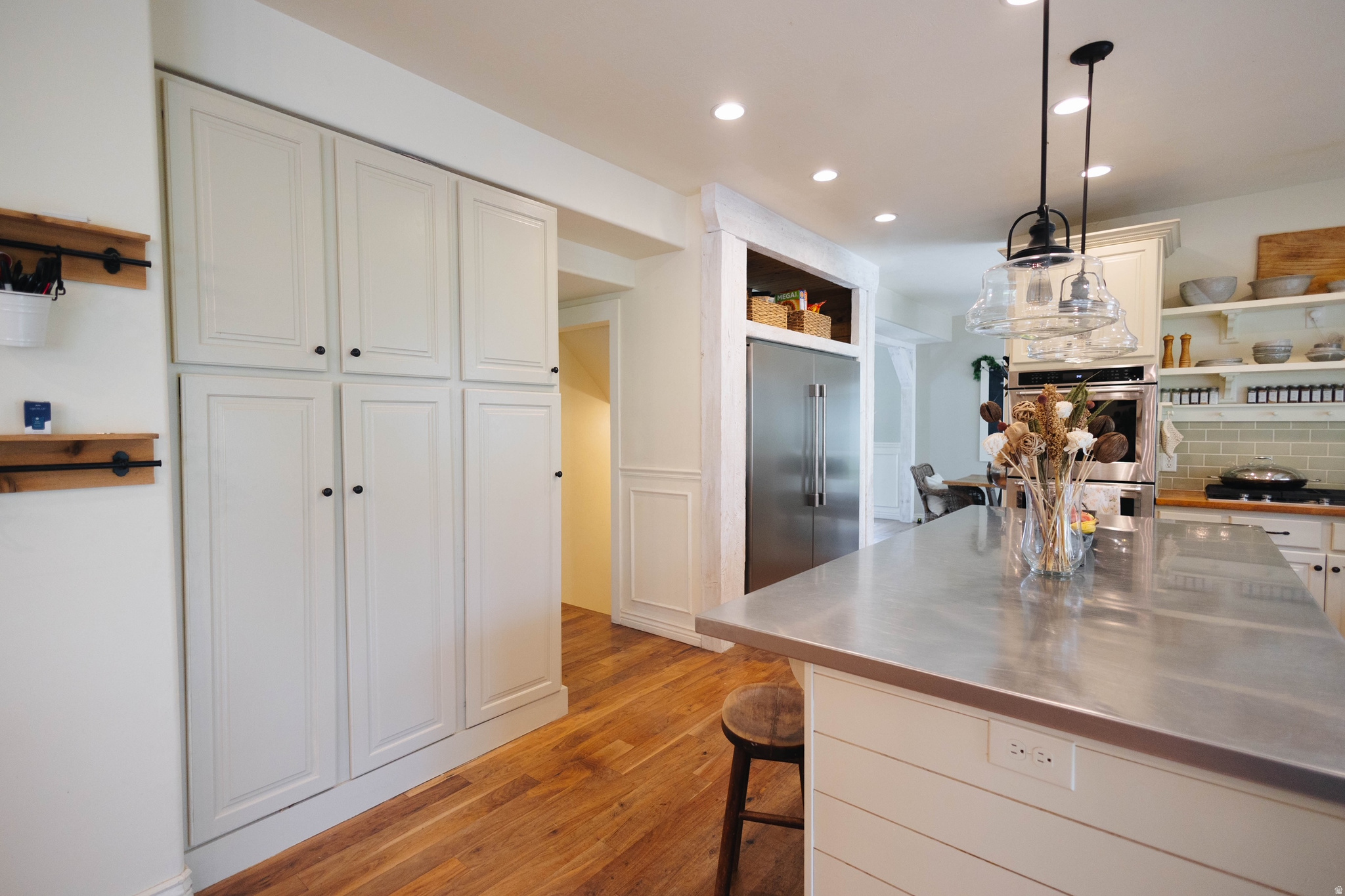 SILVER LAKE - Residential