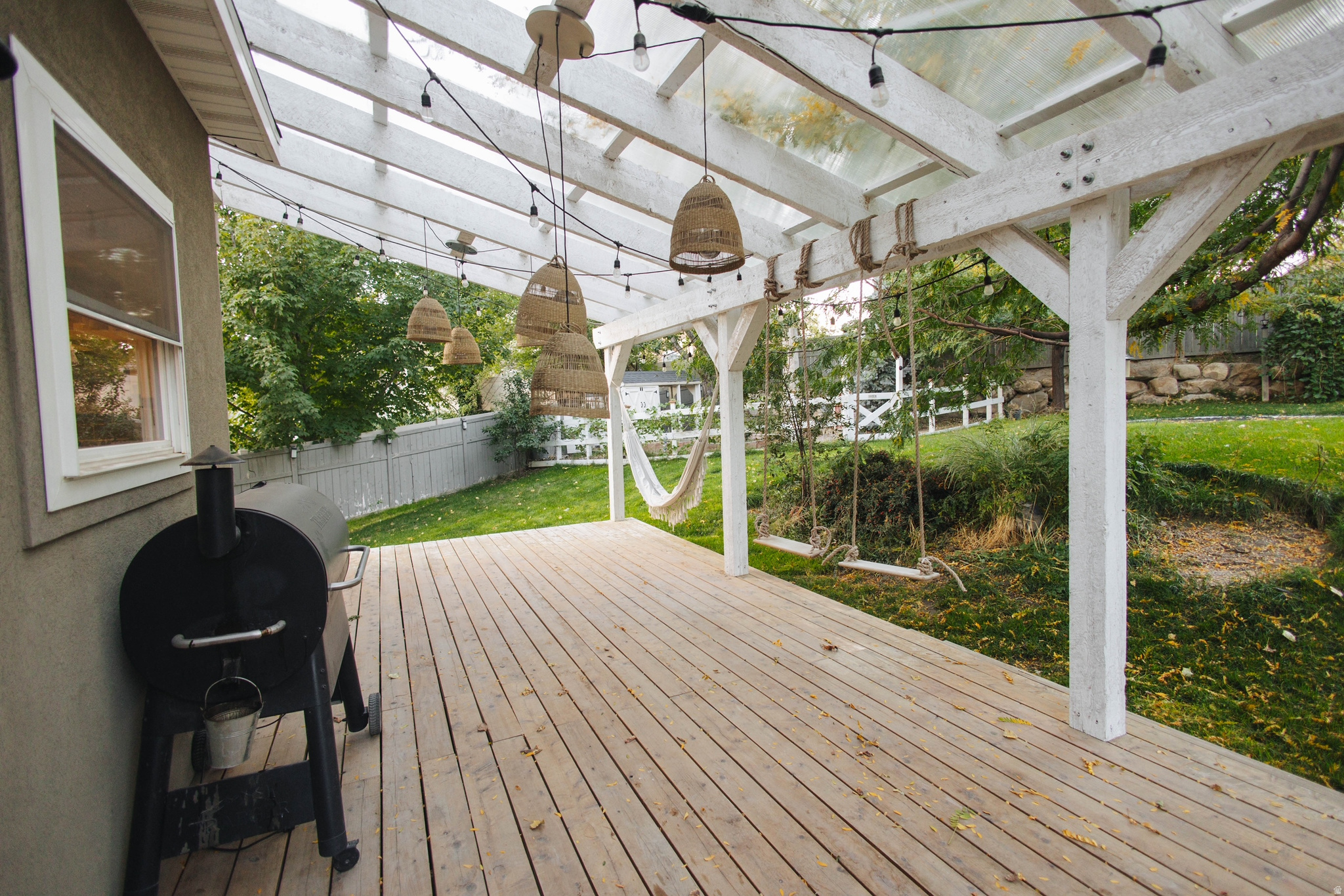 SILVER LAKE - Residential