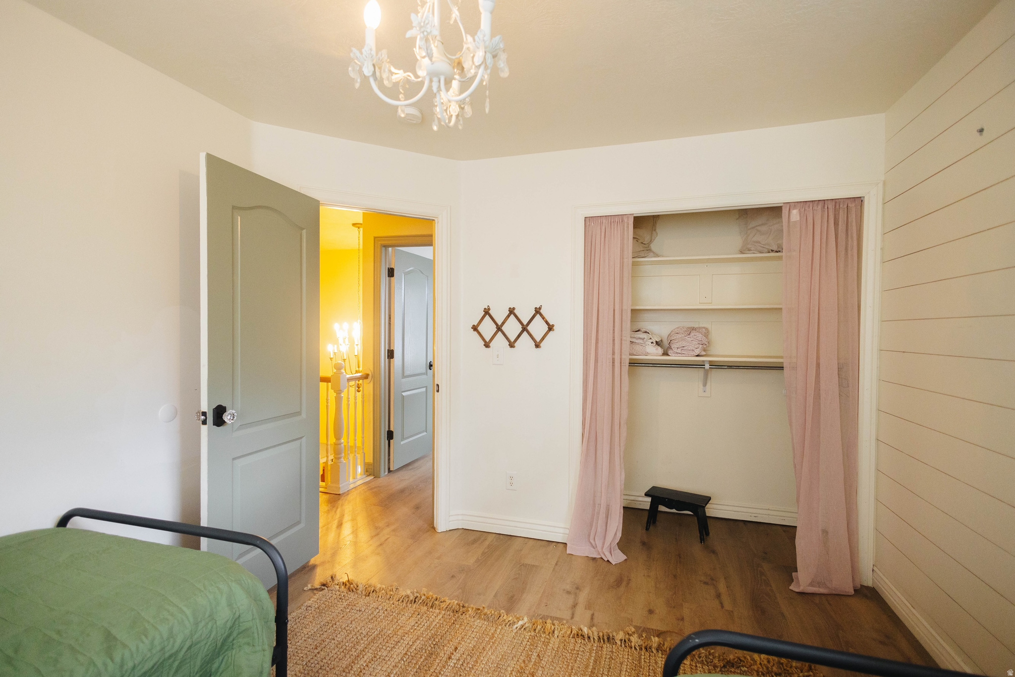 SILVER LAKE - Residential