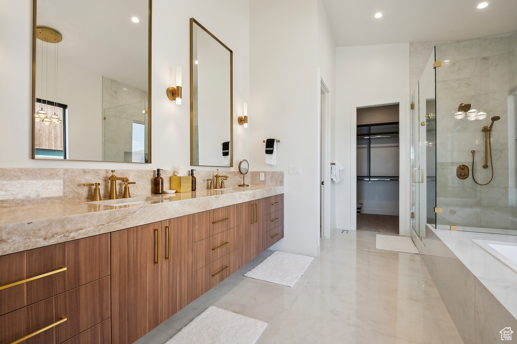 SKYRIDGE - Residential